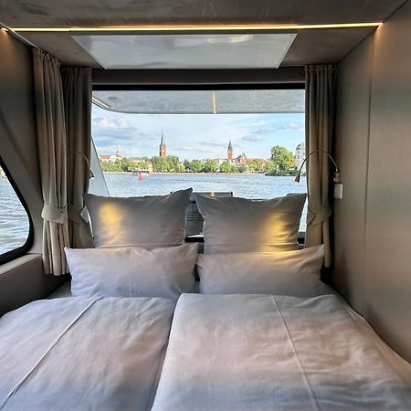 Nena Hausboot Hotel Berlin Bagian luar foto